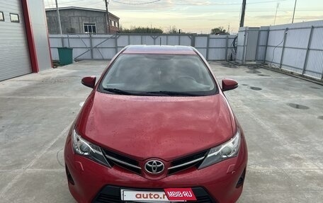 Toyota Auris II, 2013 год, 1 370 000 рублей, 2 фотография