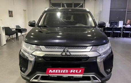 Mitsubishi Outlander III рестайлинг 3, 2019 год, 2 049 000 рублей, 2 фотография