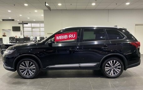 Mitsubishi Outlander III рестайлинг 3, 2019 год, 2 049 000 рублей, 8 фотография