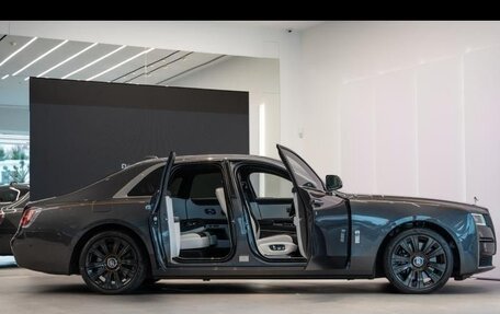 Rolls-Royce Ghost Series II рестайлинг, 2022 год, 49 000 000 рублей, 6 фотография