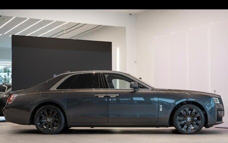 Rolls-Royce Ghost Series II рестайлинг, 2022 год, 49 000 000 рублей, 5 фотография