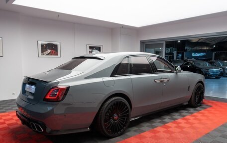 Rolls-Royce Ghost Series II рестайлинг, 2023 год, 58 000 000 рублей, 6 фотография