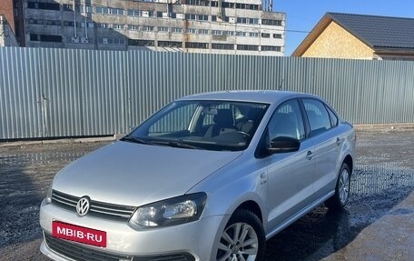 Volkswagen Polo VI (EU Market), 2013 год, 700 000 рублей, 1 фотография