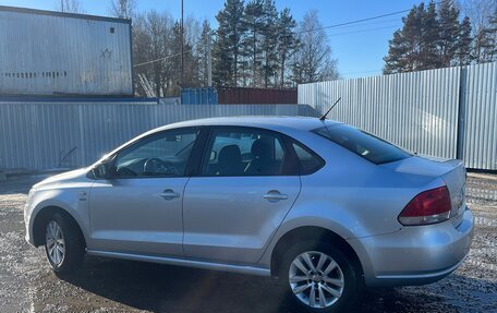 Volkswagen Polo VI (EU Market), 2013 год, 700 000 рублей, 2 фотография