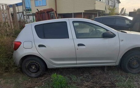 Renault Sandero II рестайлинг, 2014 год, 420 000 рублей, 2 фотография