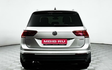 Volkswagen Tiguan II, 2019 год, 2 783 000 рублей, 6 фотография