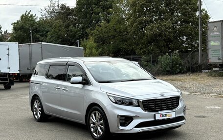 KIA Carnival III, 2018 год, 2 990 000 рублей, 3 фотография