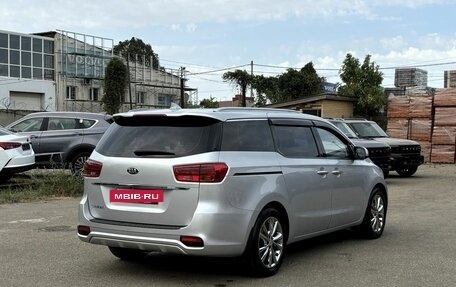 KIA Carnival III, 2018 год, 2 990 000 рублей, 5 фотография