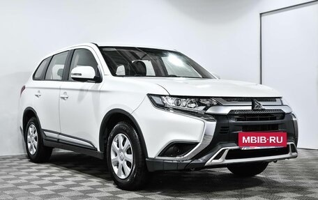 Mitsubishi Outlander III рестайлинг 3, 2019 год, 2 129 000 рублей, 3 фотография