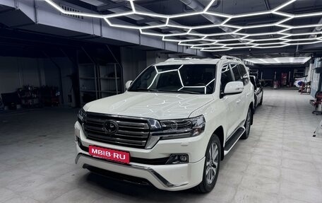 Toyota Land Cruiser 200, 2017 год, 6 950 000 рублей, 11 фотография