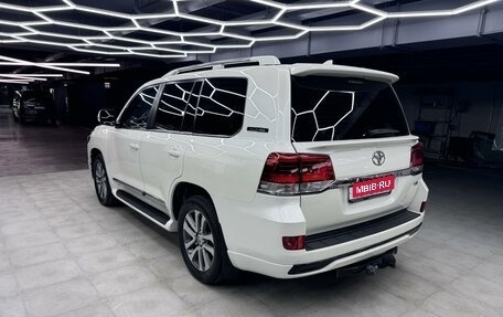 Toyota Land Cruiser 200, 2017 год, 6 950 000 рублей, 10 фотография