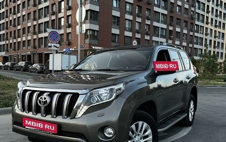 Toyota Land Cruiser Prado 150 рестайлинг 2, 2016 год, 4 000 000 рублей, 2 фотография