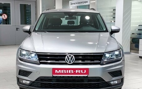 Volkswagen Tiguan II, 2020 год, 2 699 000 рублей, 2 фотография