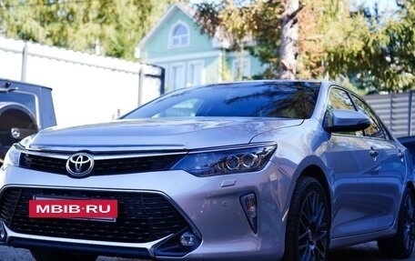 Toyota Camry, 2018 год, 2 400 000 рублей, 2 фотография