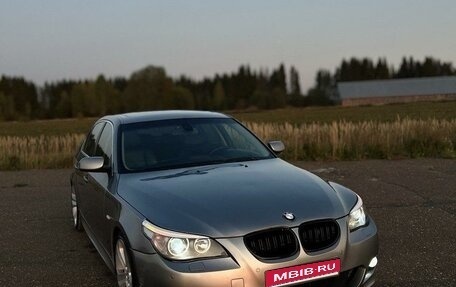 BMW 5 серия, 2004 год, 1 050 000 рублей, 1 фотография