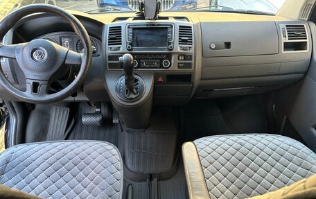 Volkswagen Caravelle T5, 2012 год, 2 200 000 рублей, 4 фотография