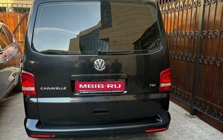 Volkswagen Caravelle T5, 2012 год, 2 200 000 рублей, 3 фотография