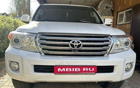 Toyota Land Cruiser 200, 2014 год, 4 950 000 рублей, 2 фотография