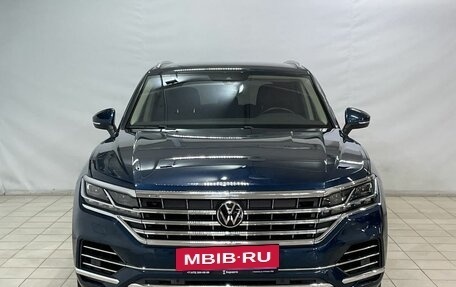 Volkswagen Touareg III, 2018 год, 3 999 000 рублей, 3 фотография