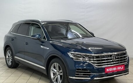 Volkswagen Touareg III, 2018 год, 3 999 000 рублей, 2 фотография