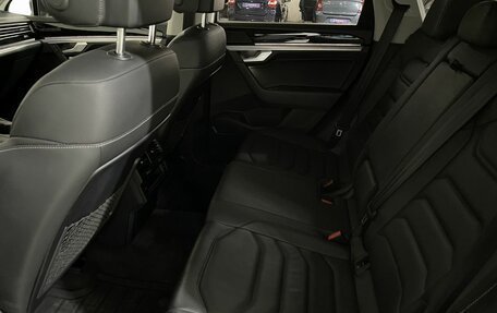 Volkswagen Touareg III, 2018 год, 3 999 000 рублей, 13 фотография