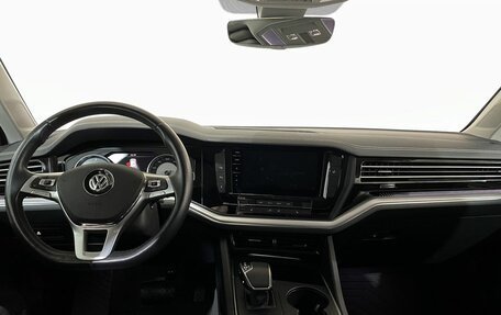 Volkswagen Touareg III, 2018 год, 3 999 000 рублей, 11 фотография