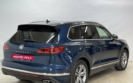 Volkswagen Touareg III, 2018 год, 3 999 000 рублей, 4 фотография