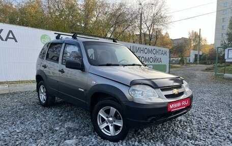 Chevrolet Niva I рестайлинг, 2013 год, 615 000 рублей, 3 фотография