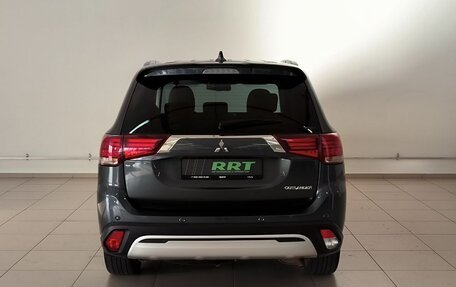 Mitsubishi Outlander III рестайлинг 3, 2020 год, 2 589 000 рублей, 5 фотография