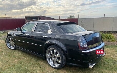 Chrysler 300C II, 2005 год, 1 400 000 рублей, 2 фотография