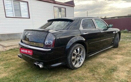 Chrysler 300C II, 2005 год, 1 400 000 рублей, 5 фотография