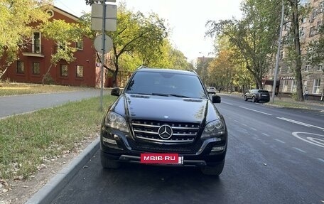 Mercedes-Benz M-Класс, 2011 год, 1 930 000 рублей, 2 фотография