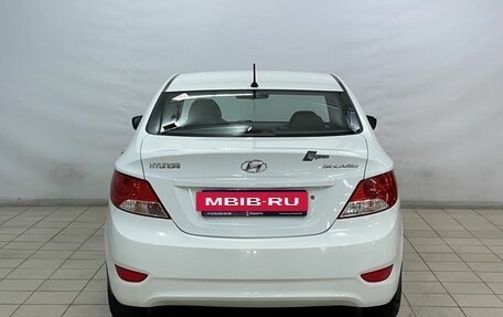 Hyundai Solaris II рестайлинг, 2012 год, 860 000 рублей, 6 фотография