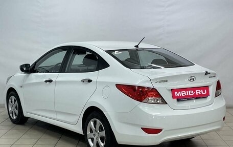 Hyundai Solaris II рестайлинг, 2012 год, 860 000 рублей, 5 фотография