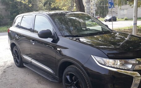 Mitsubishi Outlander III рестайлинг 3, 2018 год, 2 100 000 рублей, 3 фотография