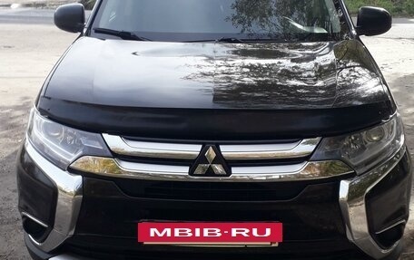 Mitsubishi Outlander III рестайлинг 3, 2018 год, 2 100 000 рублей, 2 фотография