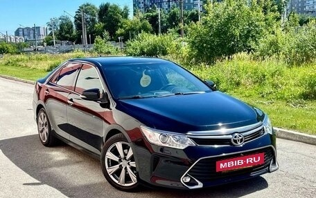 Toyota Camry, 2015 год, 1 990 000 рублей, 3 фотография