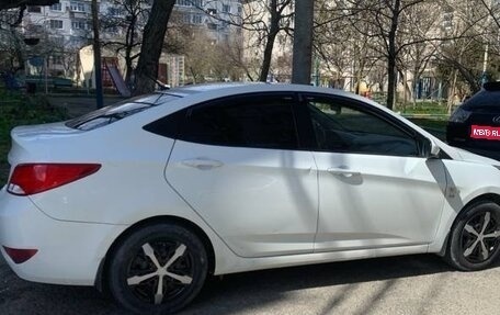 Hyundai Solaris II рестайлинг, 2016 год, 950 000 рублей, 1 фотография