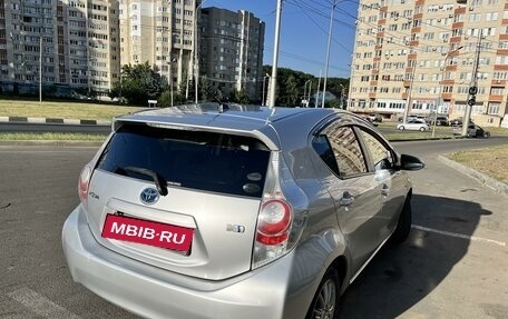 Toyota Aqua I, 2012 год, 850 000 рублей, 4 фотография