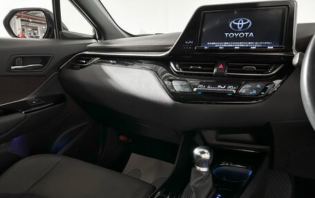 Toyota C-HR I рестайлинг, 2018 год, 2 080 000 рублей, 18 фотография