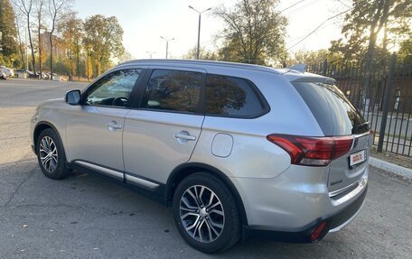 Mitsubishi Outlander III рестайлинг 3, 2018 год, 2 150 000 рублей, 5 фотография