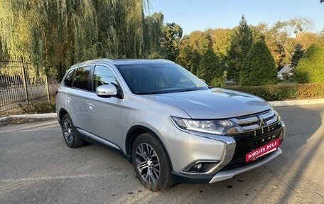 Mitsubishi Outlander III рестайлинг 3, 2018 год, 2 150 000 рублей, 2 фотография