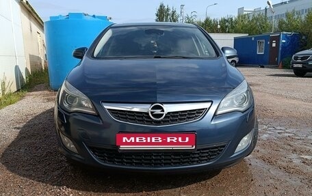 Opel Astra J, 2011 год, 810 000 рублей, 2 фотография