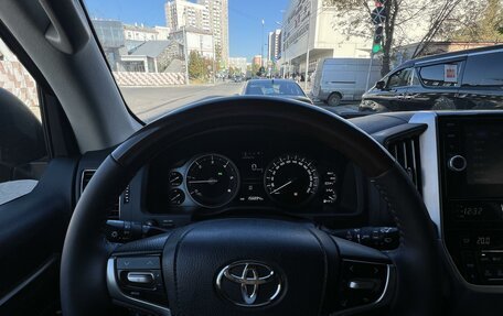 Toyota Land Cruiser 200, 2017 год, 6 590 000 рублей, 11 фотография