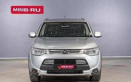 Mitsubishi Outlander III рестайлинг 3, 2014 год, 1 330 000 рублей, 10 фотография