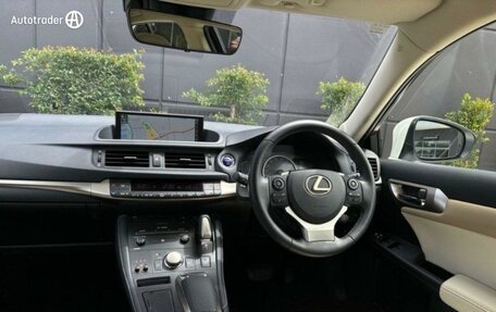 Lexus CT I рестайлинг, 2017 год, 1 650 000 рублей, 7 фотография