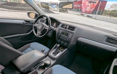 Volkswagen Jetta VI, 2013 год, 1 400 000 рублей, 9 фотография