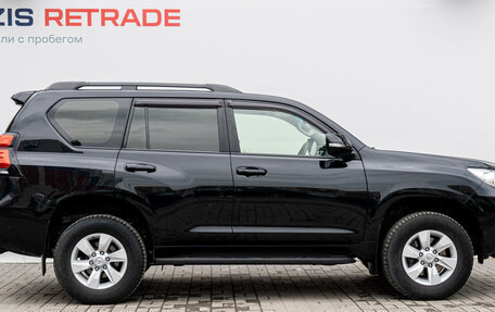 Toyota Land Cruiser Prado 150 рестайлинг 2, 2017 год, 3 819 000 рублей, 8 фотография