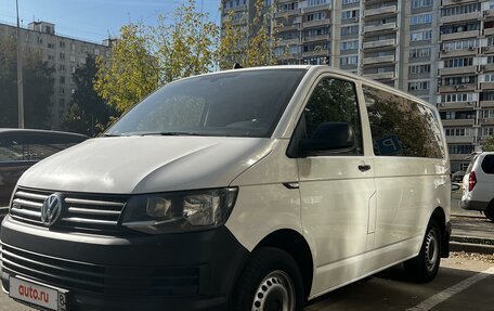 Volkswagen Caravelle T6 рестайлинг, 2017 год, 2 580 000 рублей, 10 фотография