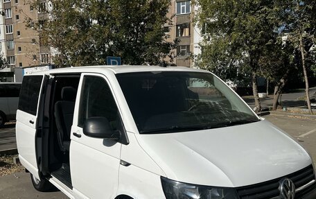 Volkswagen Caravelle T6 рестайлинг, 2017 год, 2 580 000 рублей, 9 фотография